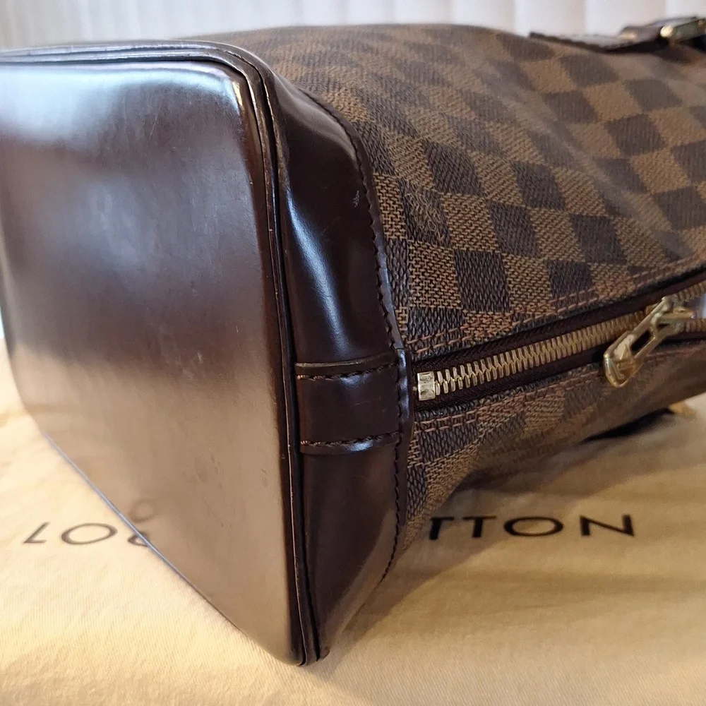 Louis Vuitton Alma - Picture 3 of 16